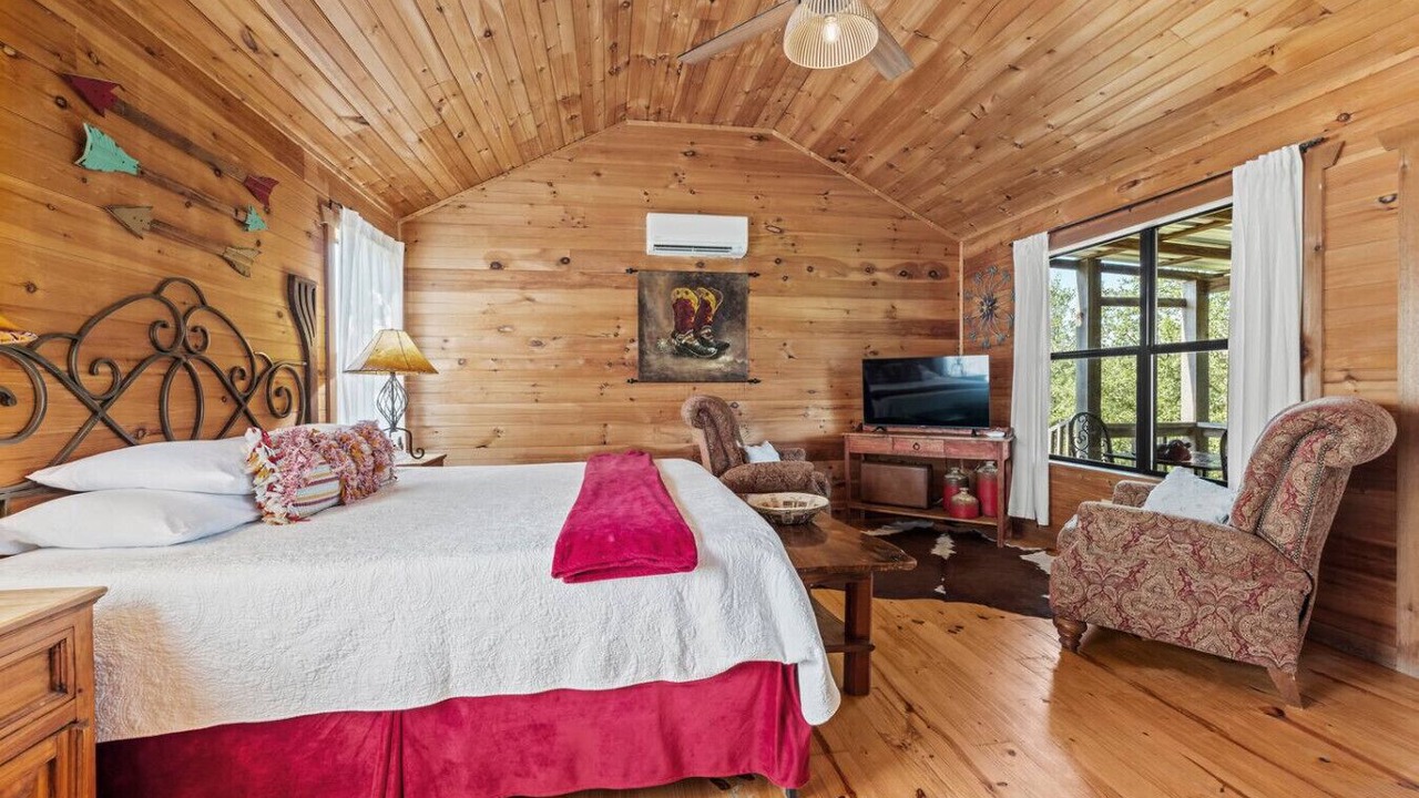Photo of Bedroom in Fredericksburg