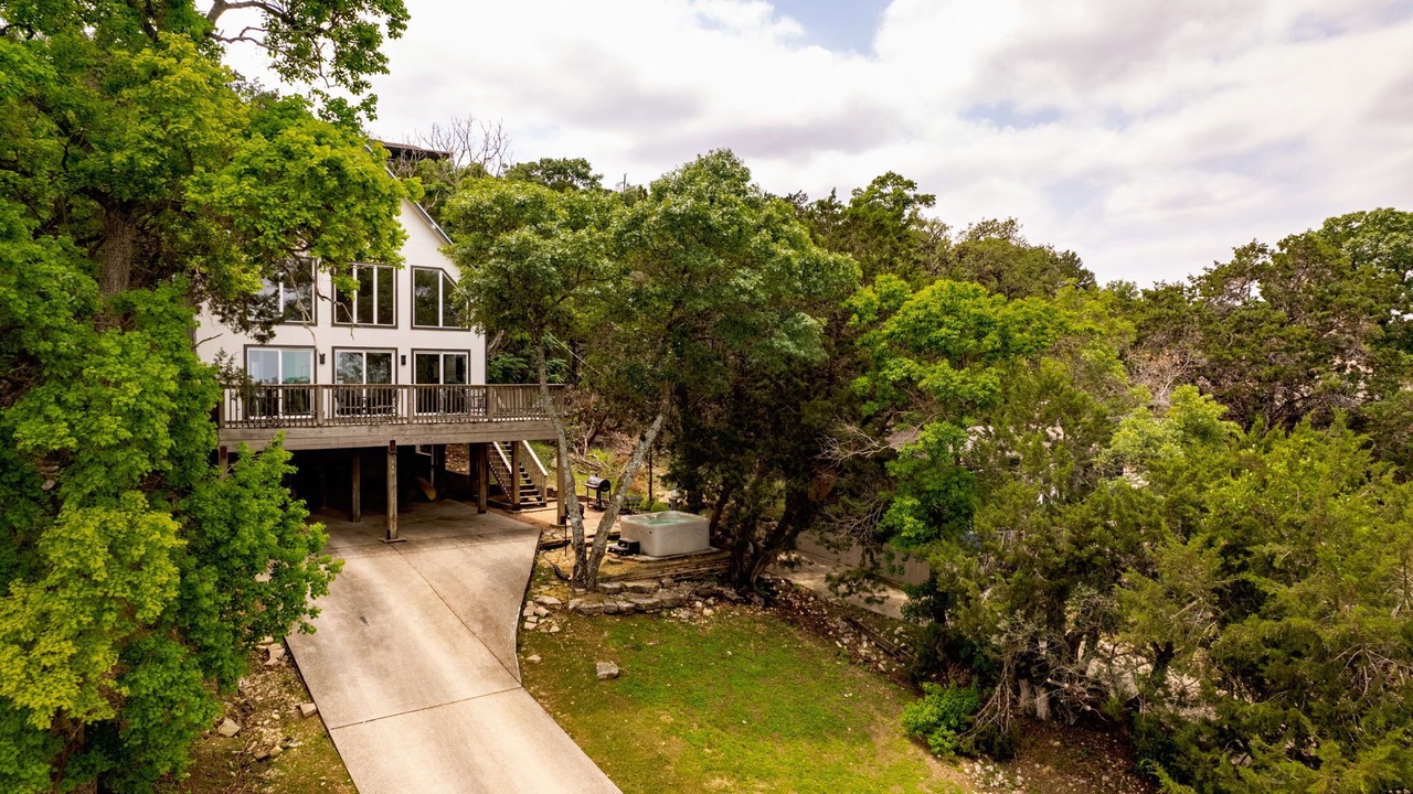 Photo of Bedroom in Canyon Lake