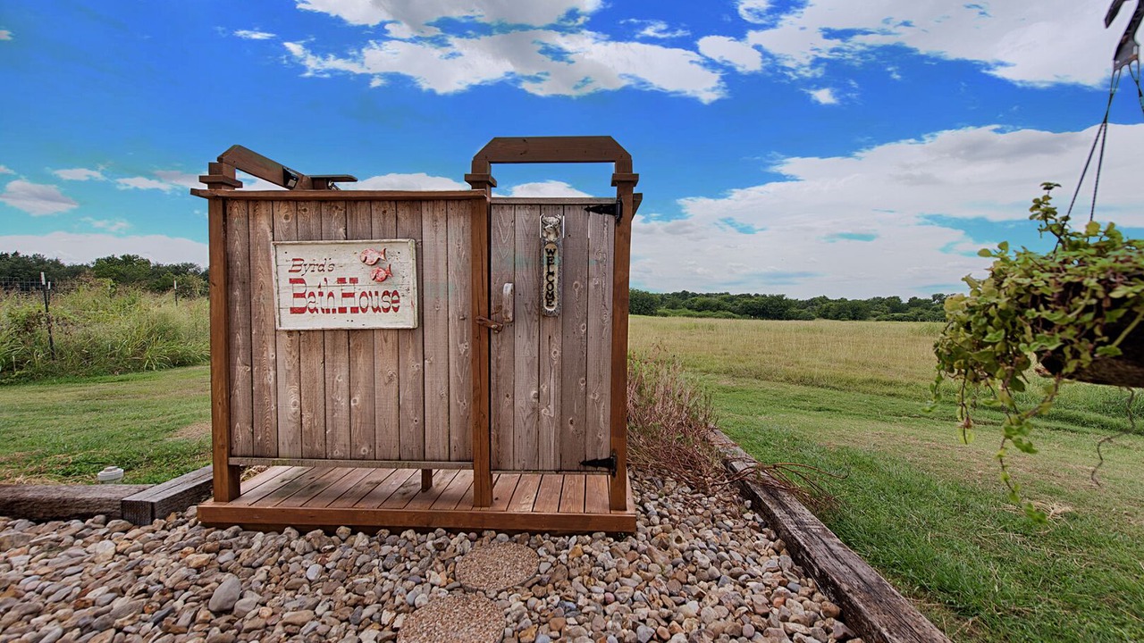 Photo of Outdoor in Shiner