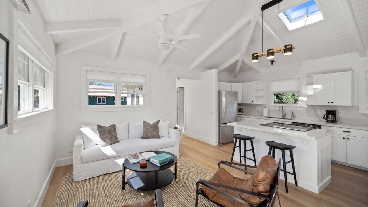 Photo of Livingroom in Hanalei