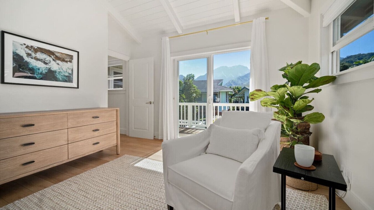 Photo of Livingroom in Hanalei