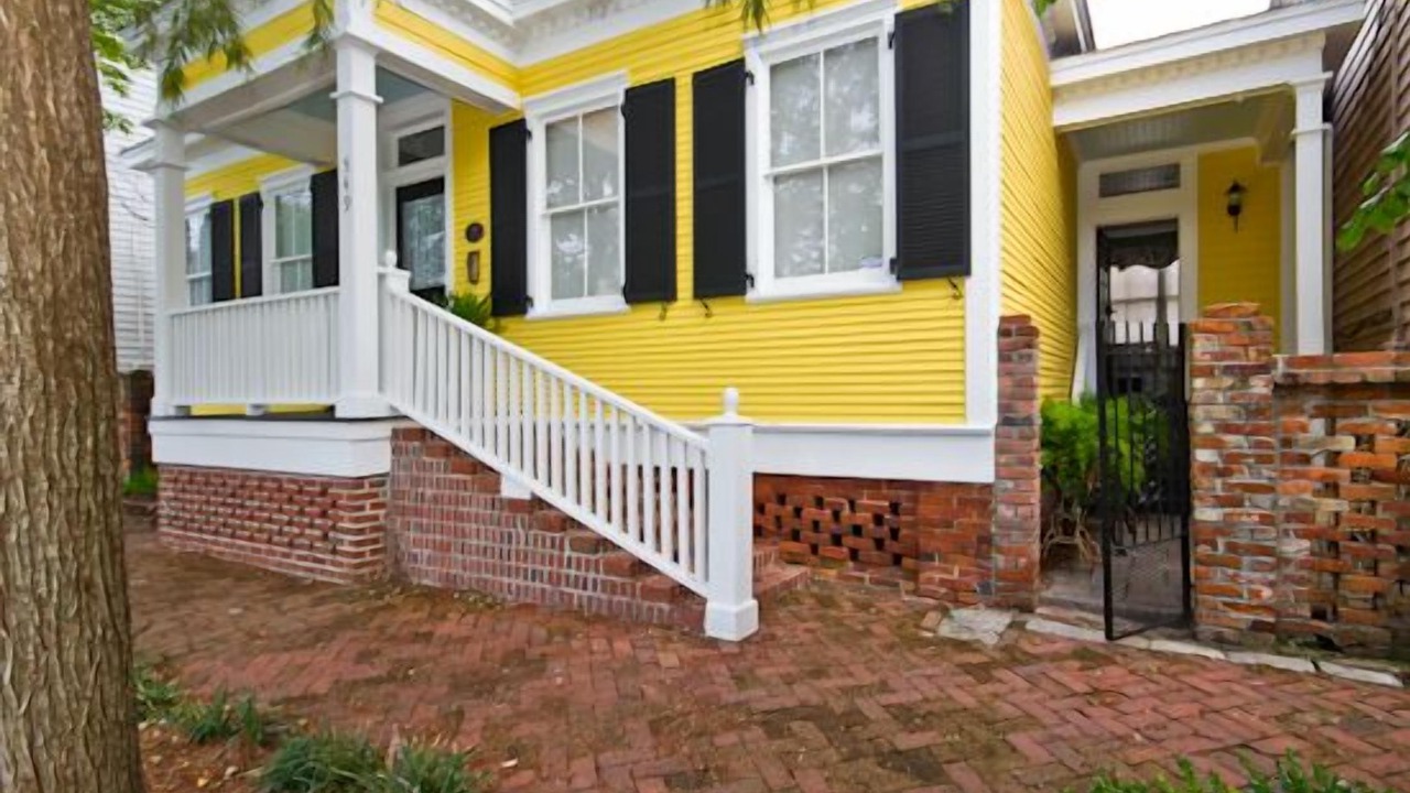 Photo of Others in Historic District - North