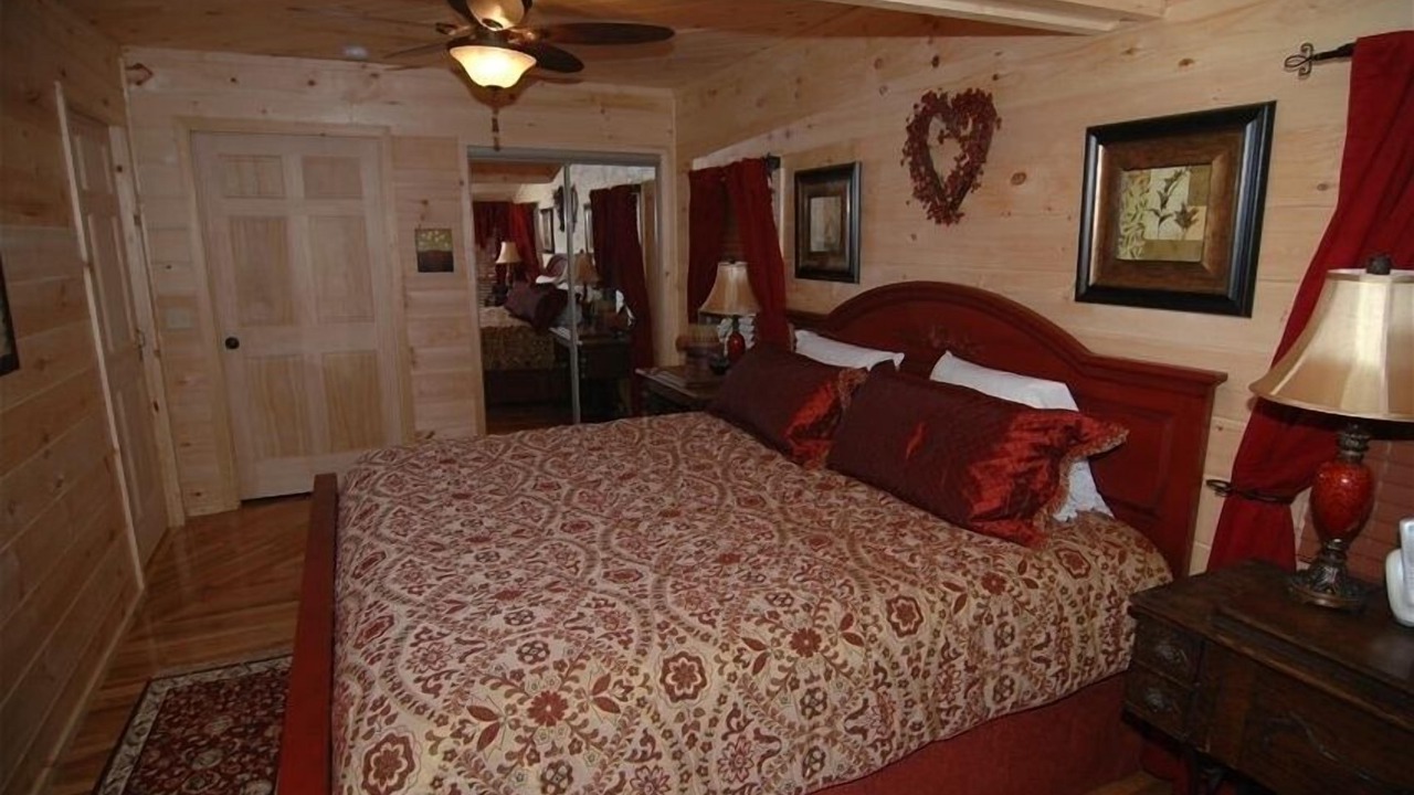 Photo of Bedroom in Gatlinburg