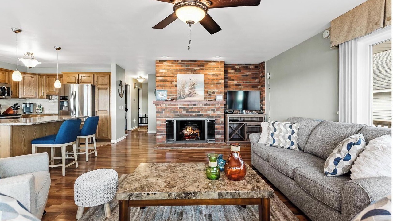 Photo of Livingroom in Twin Lake