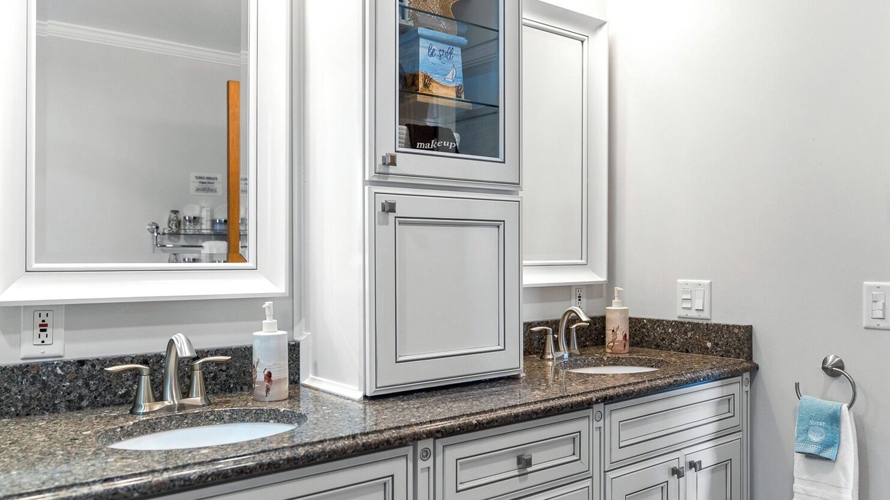 Photo of Bathroom in Twin Lake