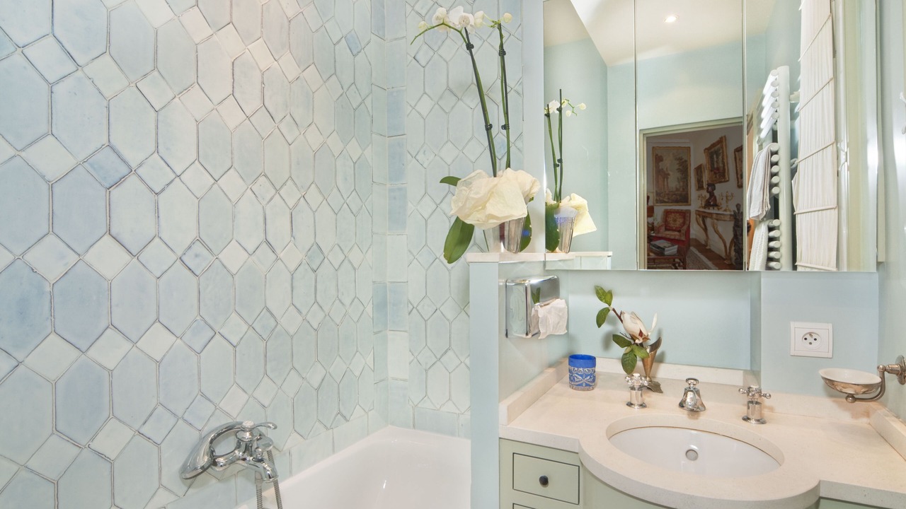 Photo of Bathroom in 8th Arrondissement