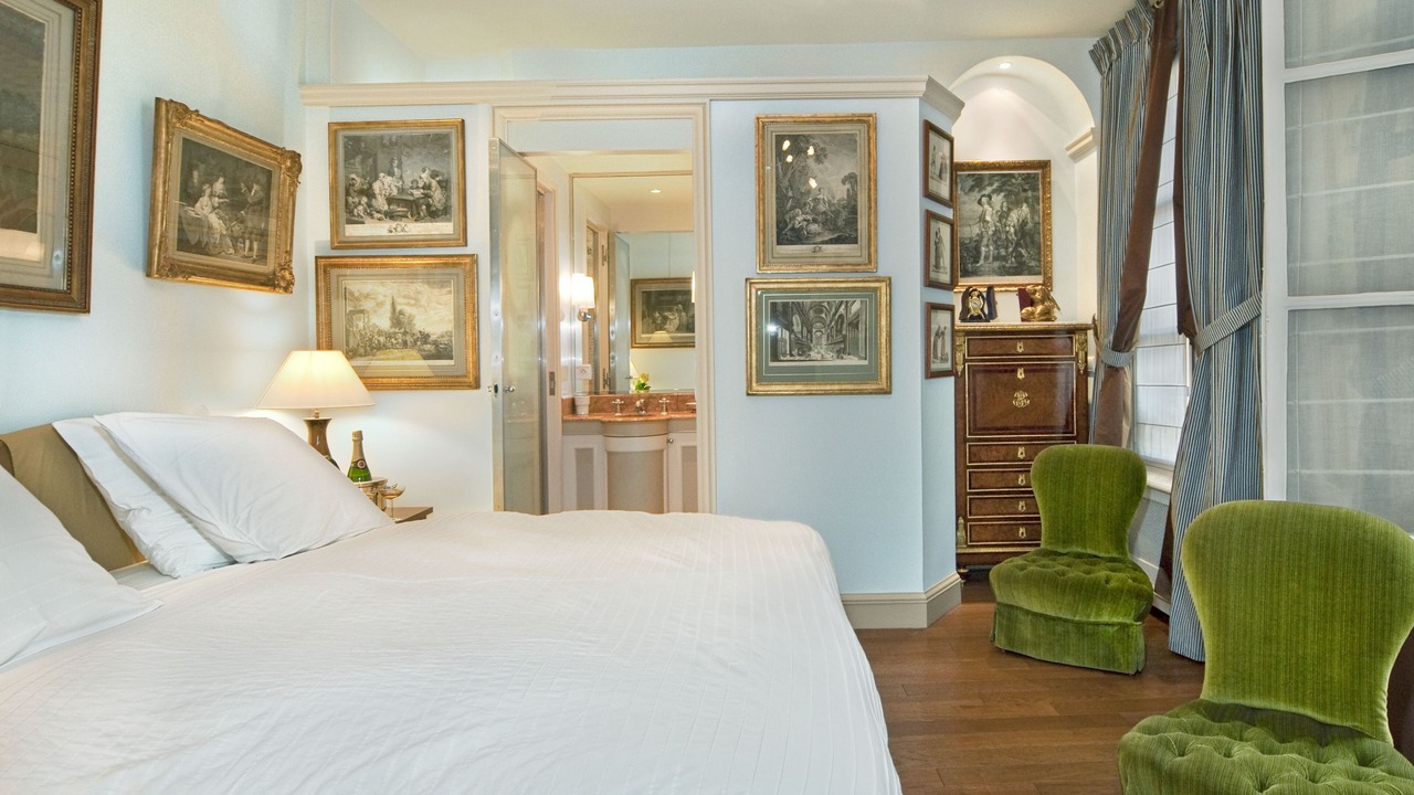 Photo of Bedroom in 8th Arrondissement