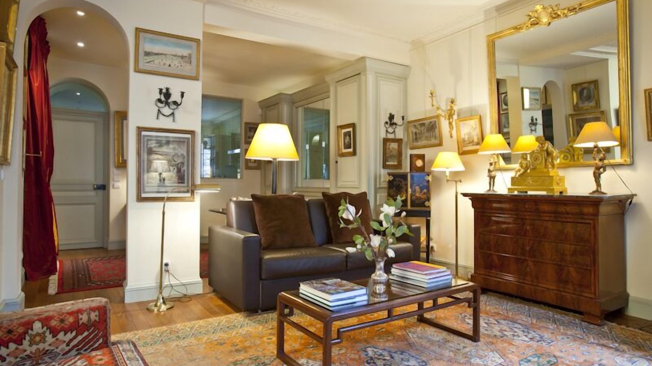Photo of Bedroom in 8th Arrondissement