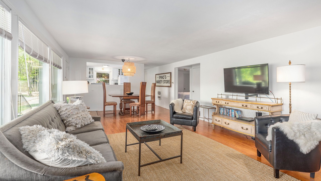 Photo of Livingroom in Waynesville