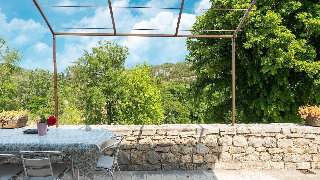Photo of Patio Balcony in Montclus
