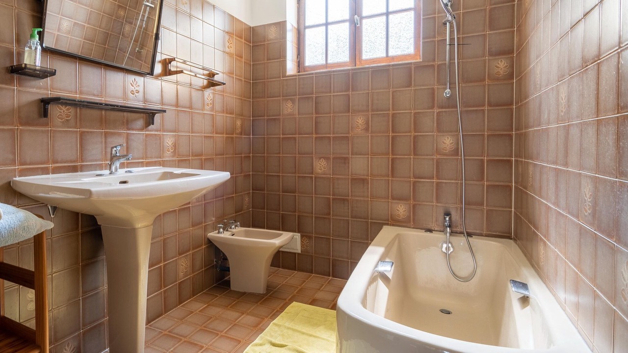 Photo of Bathroom in Montclus