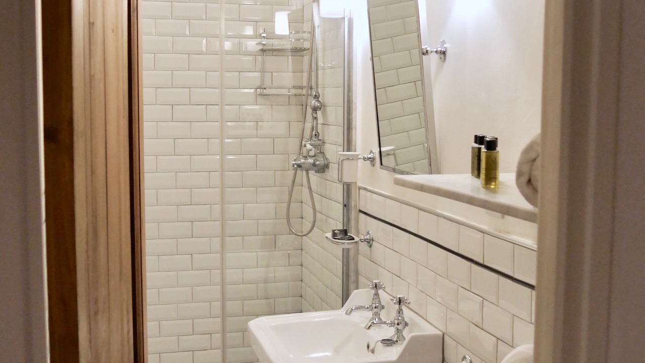 Photo of Bathroom in Arts-et-Metiers
