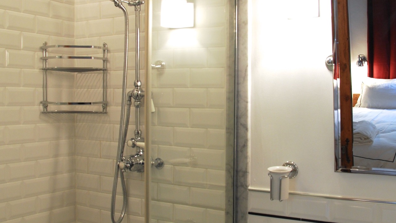 Photo of Bathroom in Arts-et-Metiers