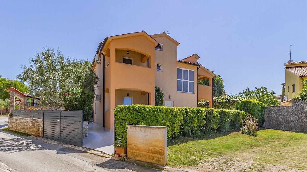 Photo of Outdoor in Peroj