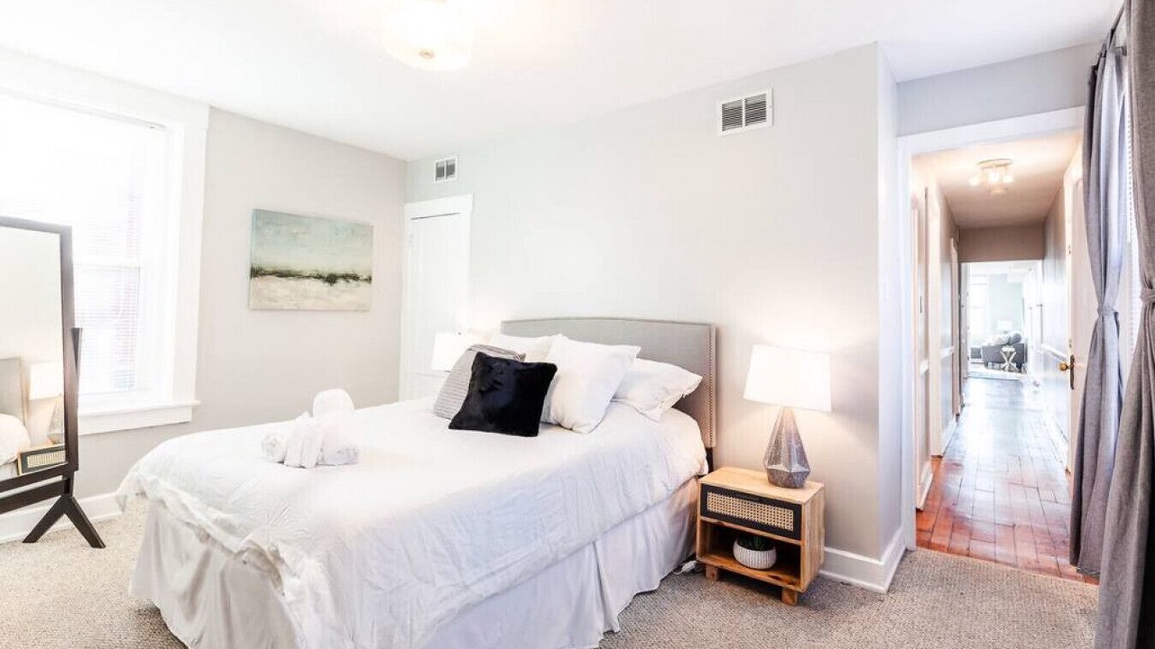 Photo of Bedroom in Mount Auburn