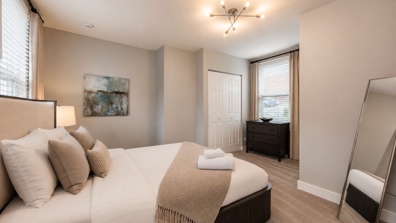 Photo of Bedroom in Mount Auburn