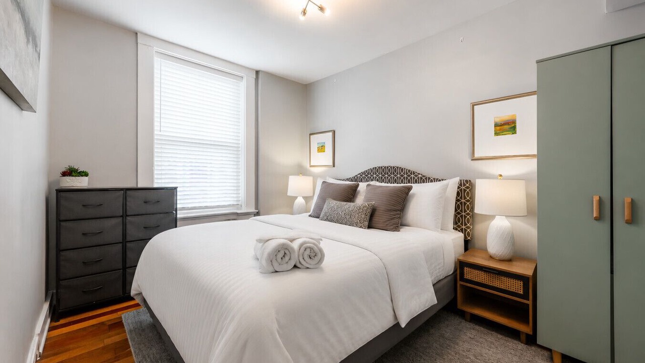 Photo of Bedroom in Mount Auburn