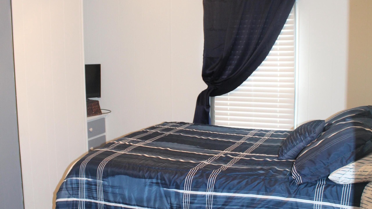 Photo of Bedroom in Kuttawa