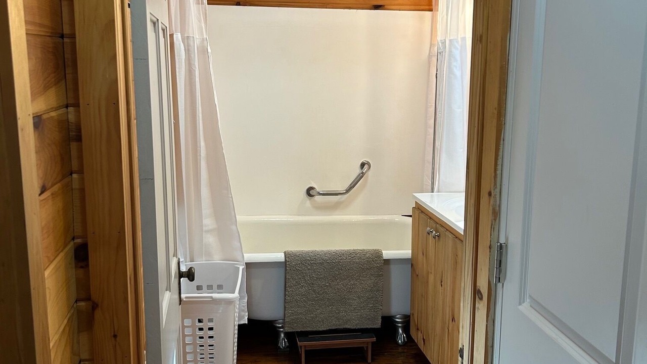 Photo of Bathroom in Moon Lake Cottages