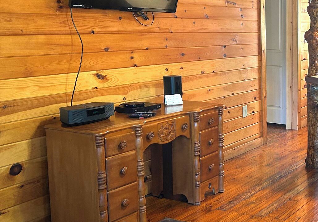 Photo of Bedroom in Moon Lake Cottages