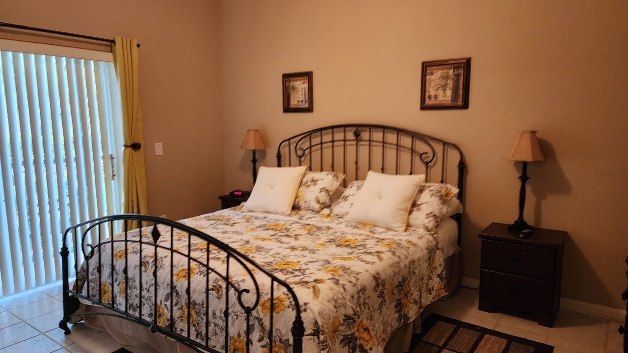 Photo of Bedroom in Bahama Bay