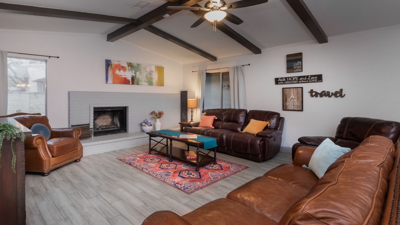 Photo of Livingroom in Woods of Shavano
