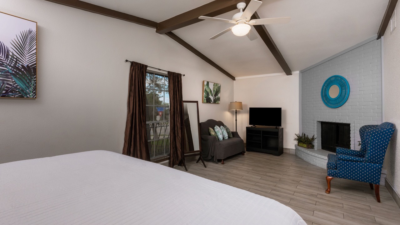 Photo of Bedroom in Woods of Shavano