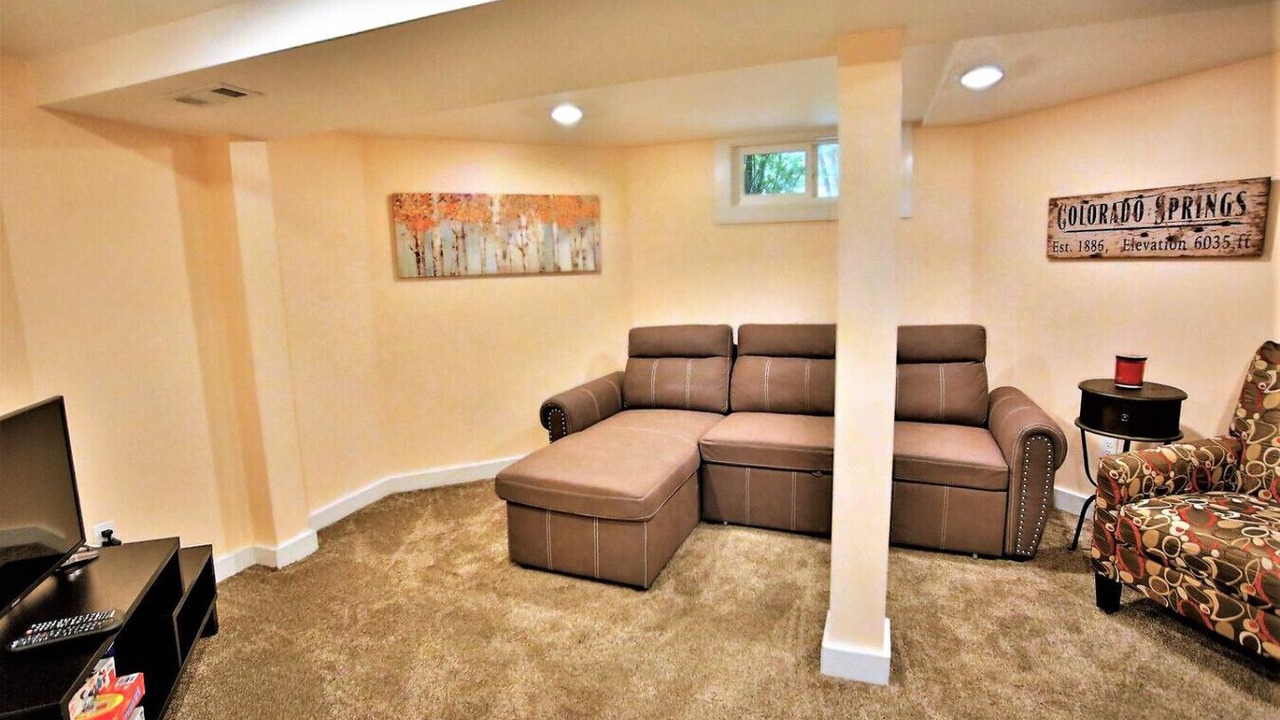 Photo of Livingroom in Old North End