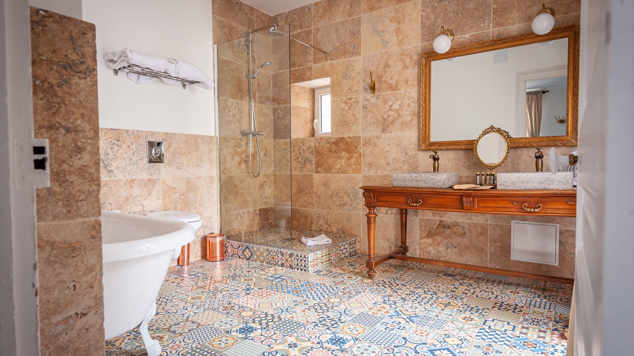 Photo of Bathroom in Saint-Etienne-de-Saint-Geoirs