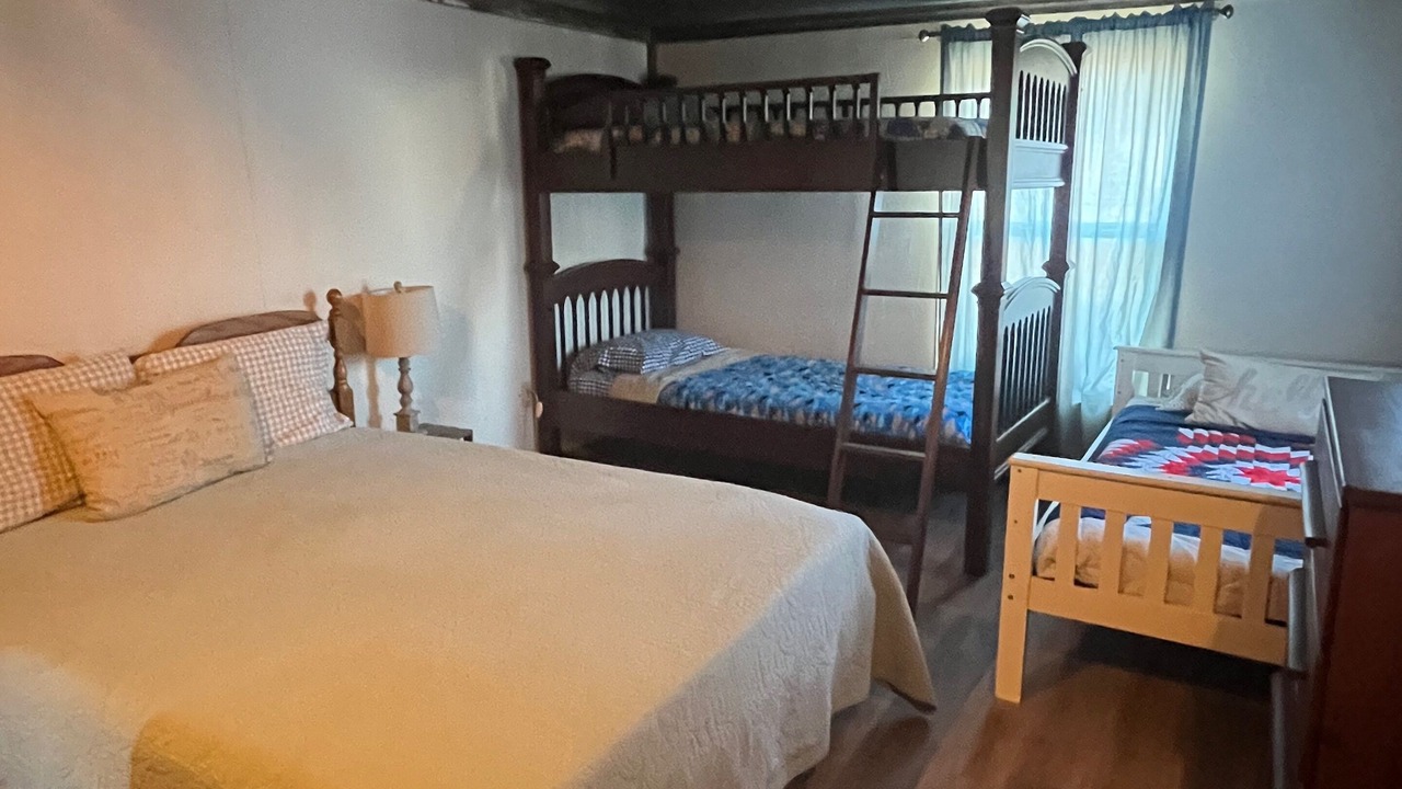 Photo of Bedroom in Eufaula