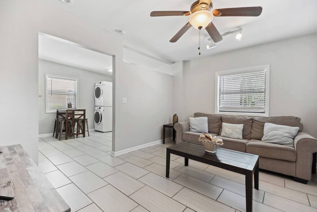 Photo of Livingroom in Saint Simons Heights