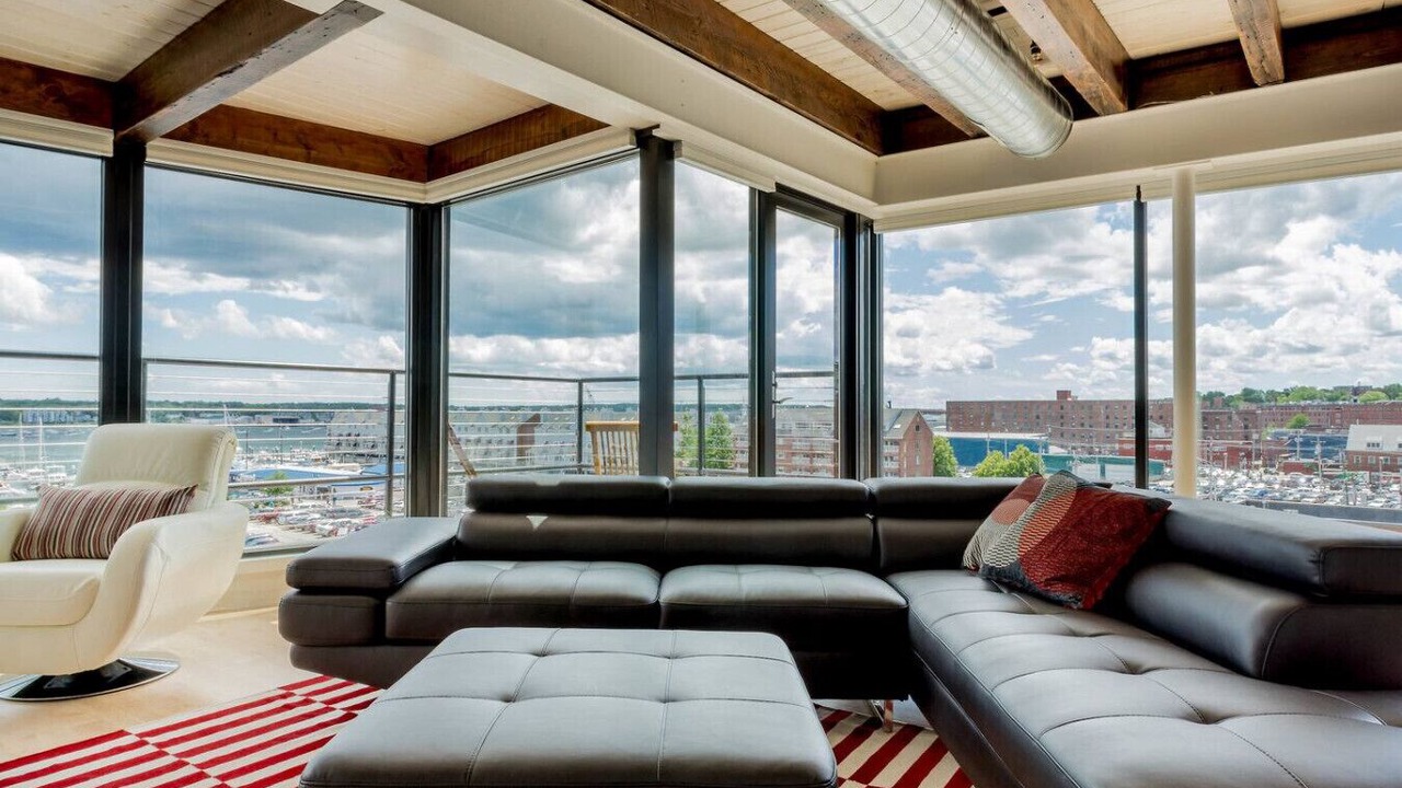 Photo of Livingroom in Downtown Portland