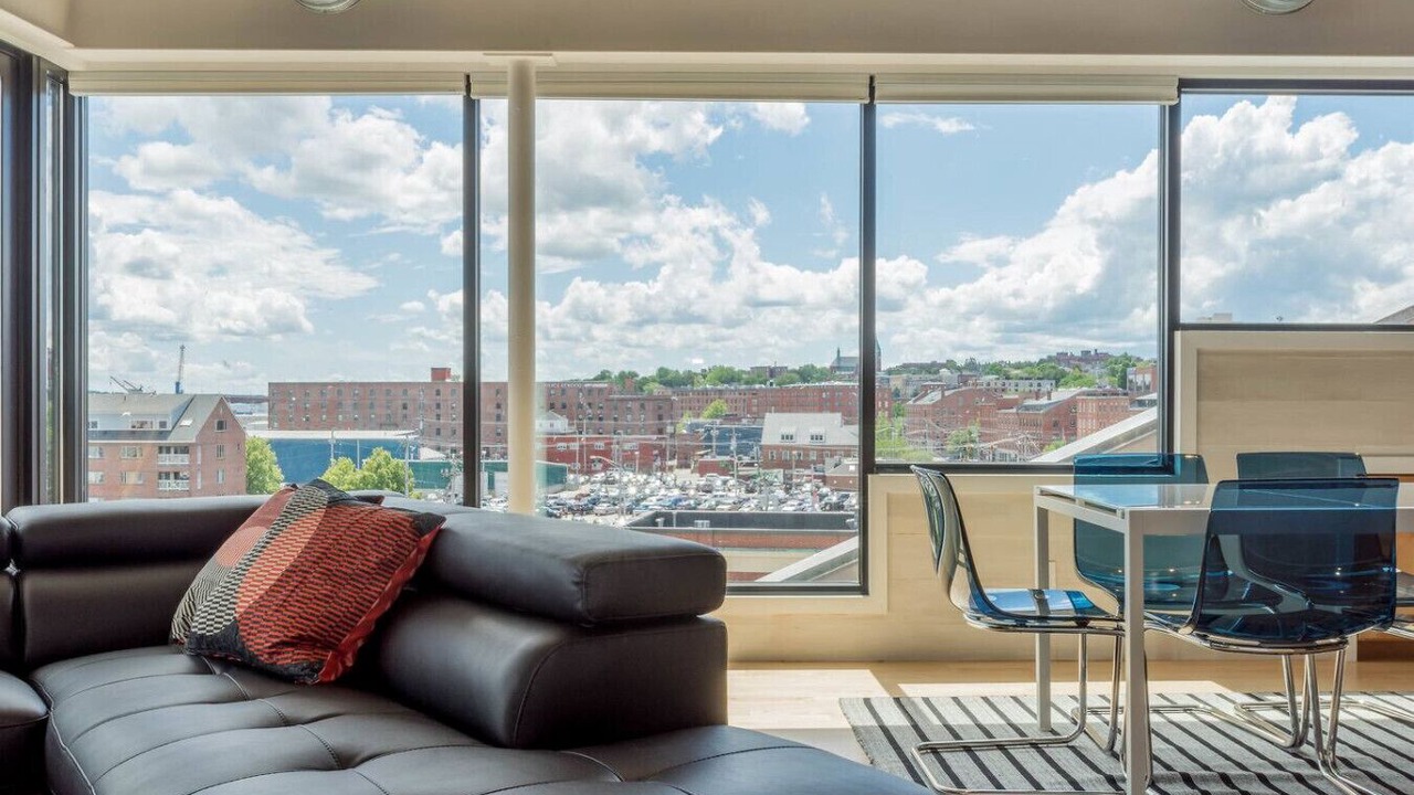 Photo of Livingroom in Downtown Portland