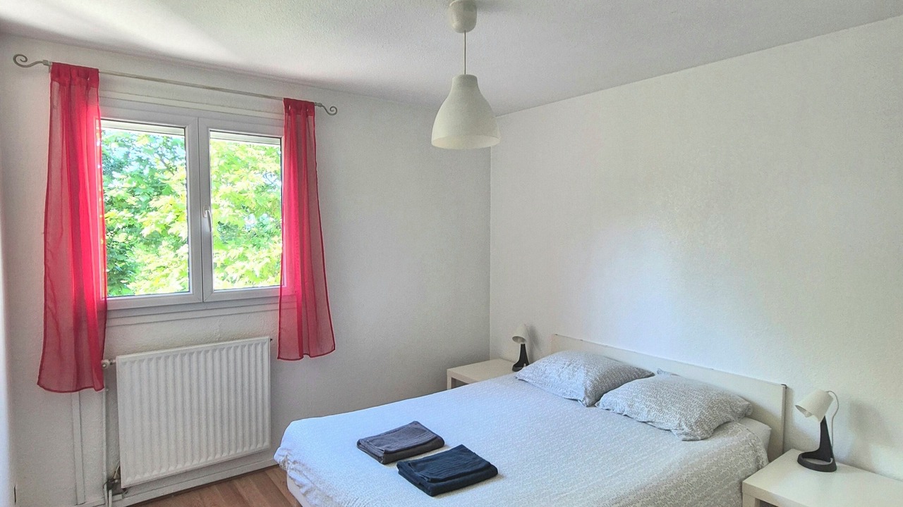 Photo of Bedroom in Antigone