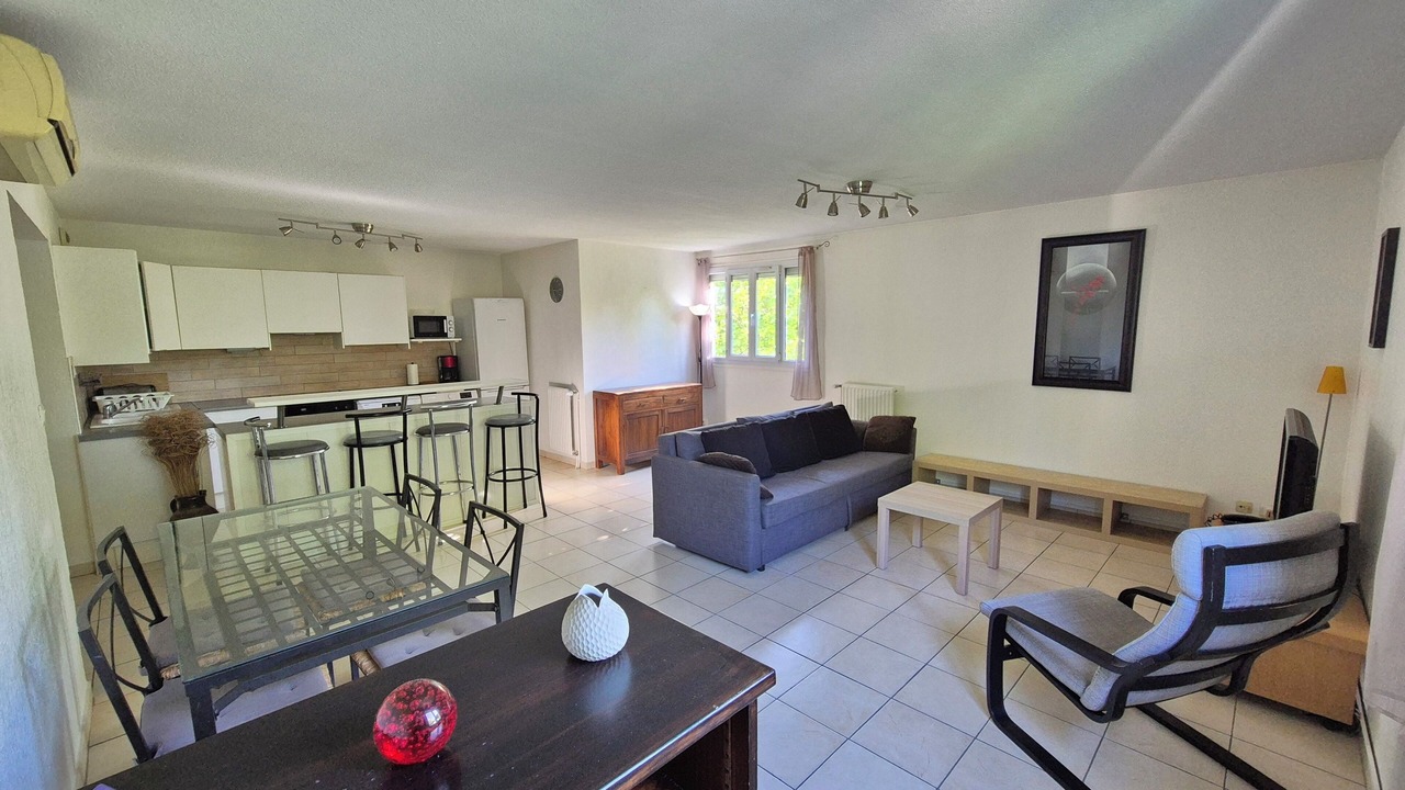 Photo of Livingroom in Antigone