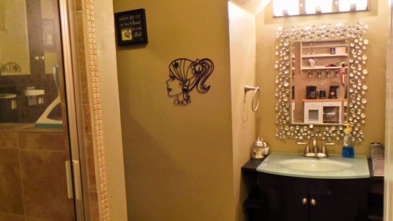 Photo of Bathroom in Valley Ridge