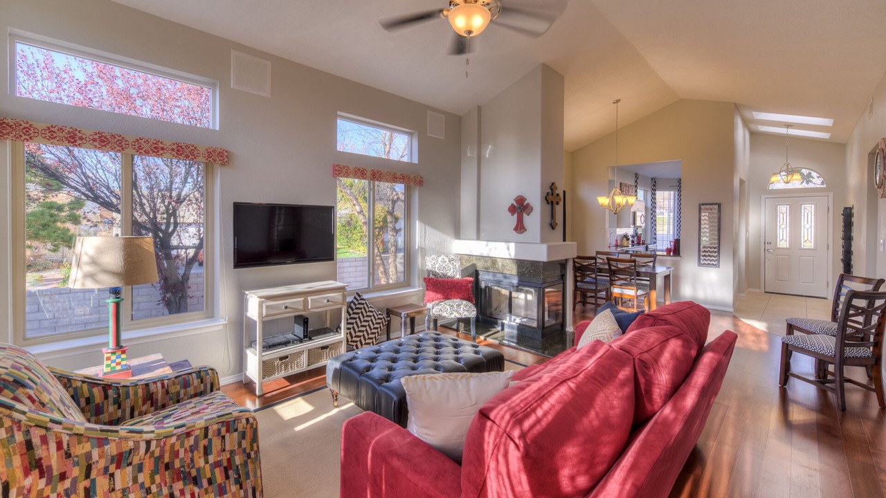 Photo of Livingroom in Northeast Heights