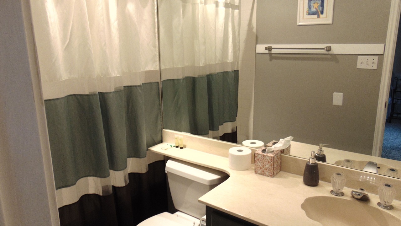 Photo of Bathroom in Sunridge South