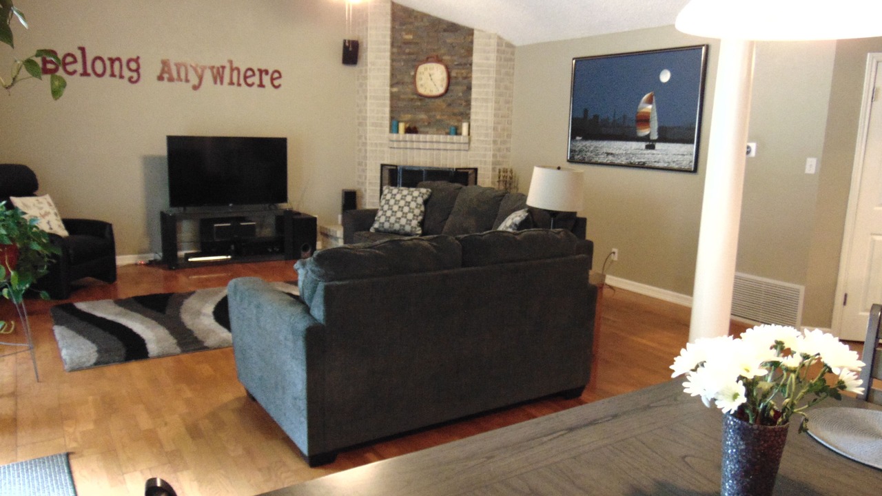 Photo of Livingroom in Sunridge South