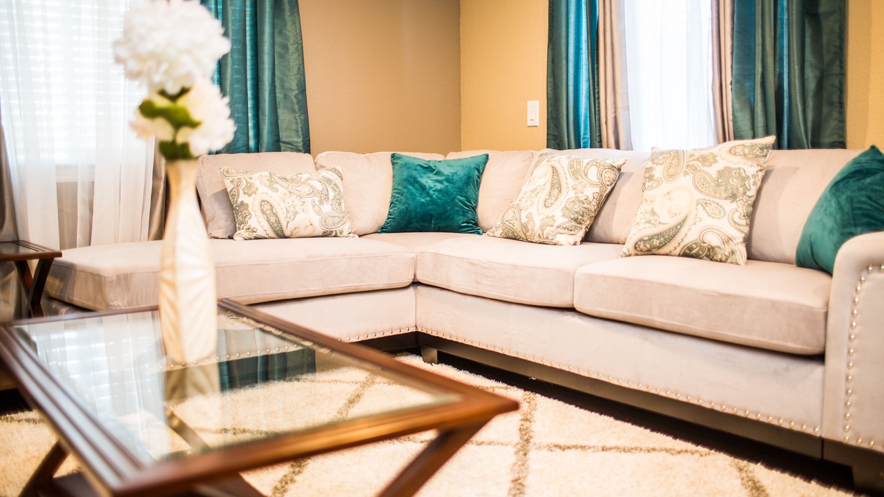 Photo of Livingroom in East Palo Alto