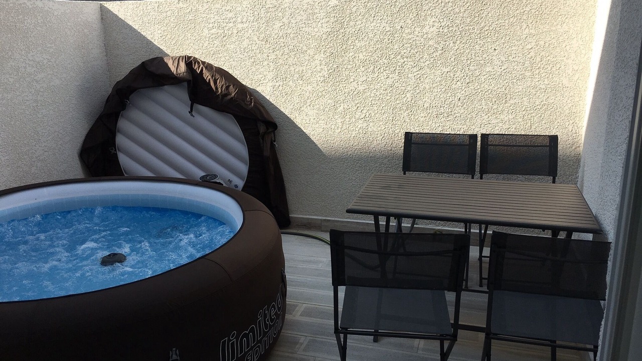 Photo of Outdoor in Razimbaud