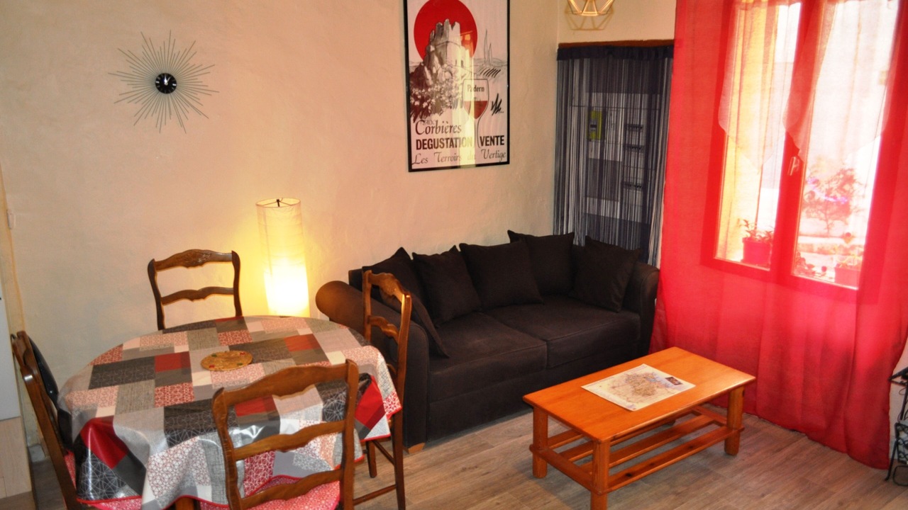 Photo of Livingroom in Davejean