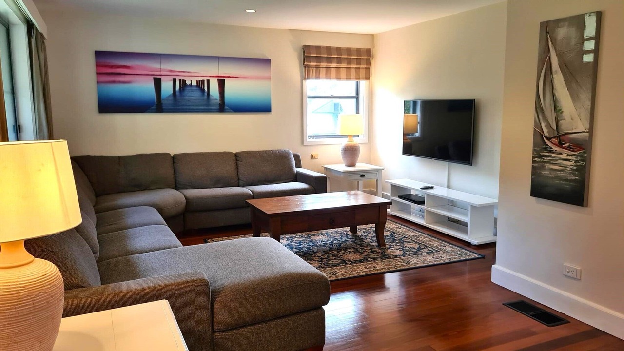 Photo of Livingroom in Cams Wharf