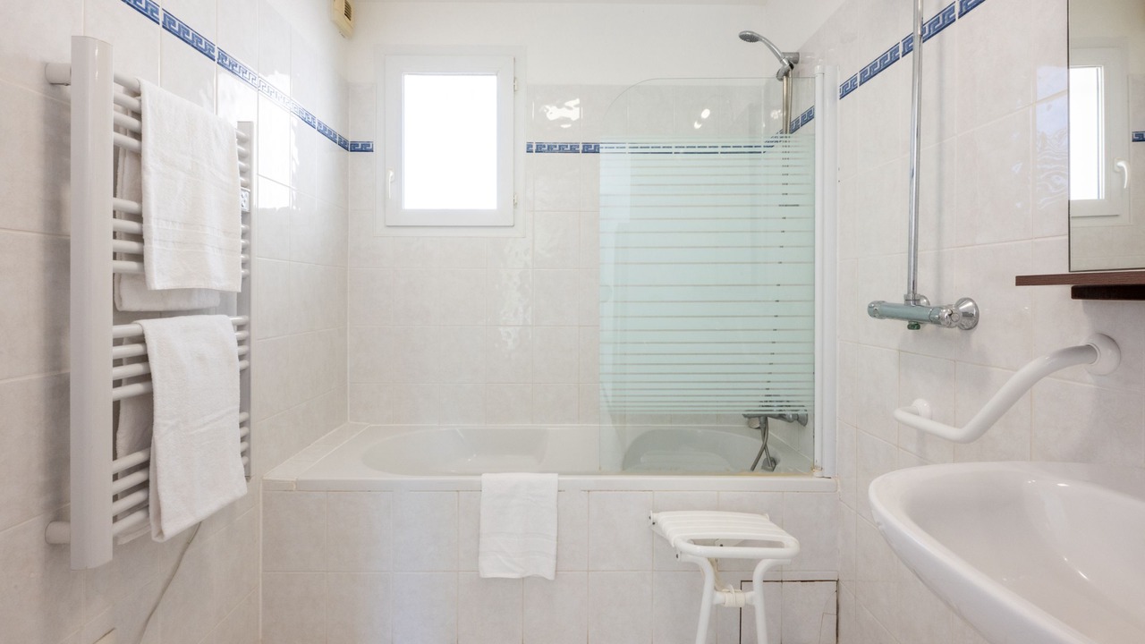 Photo of Bathroom in Crozon