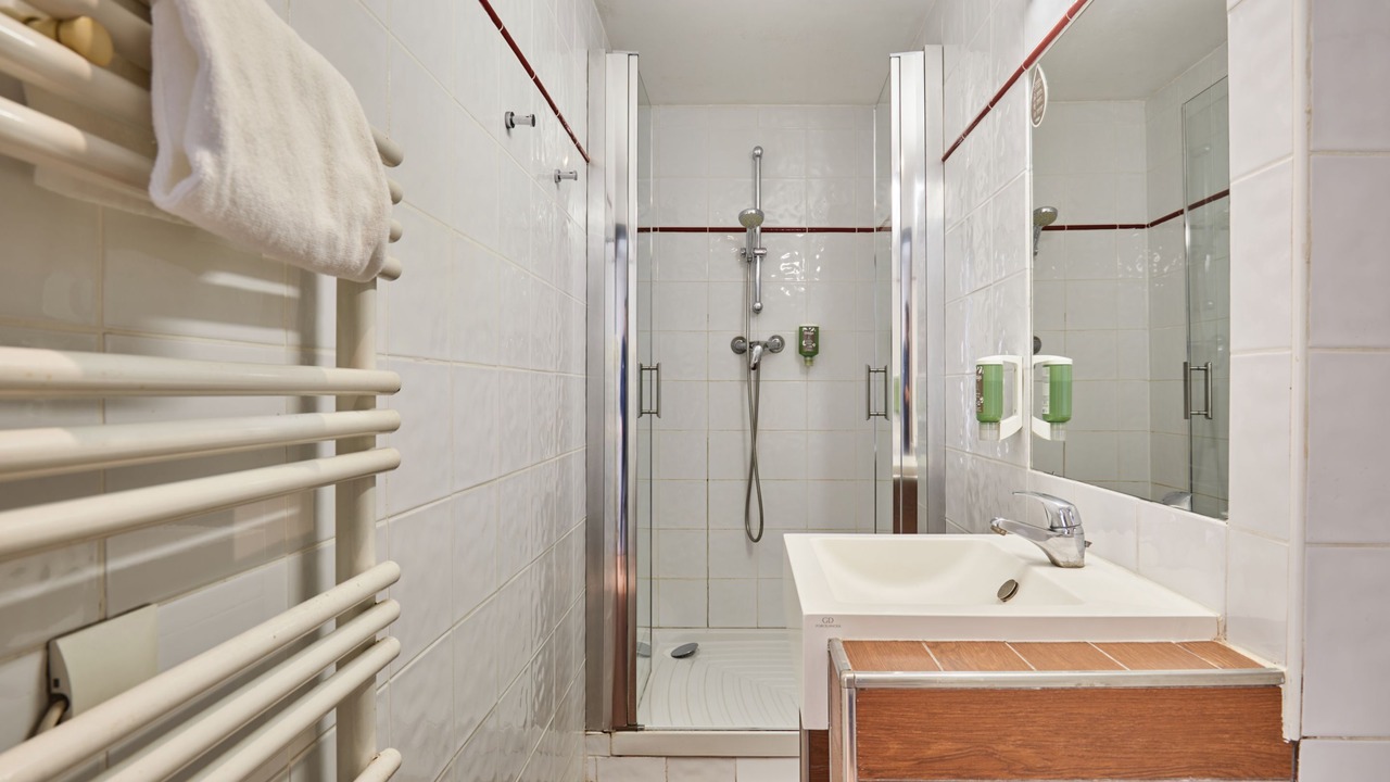 Photo of Bathroom in Gambetta