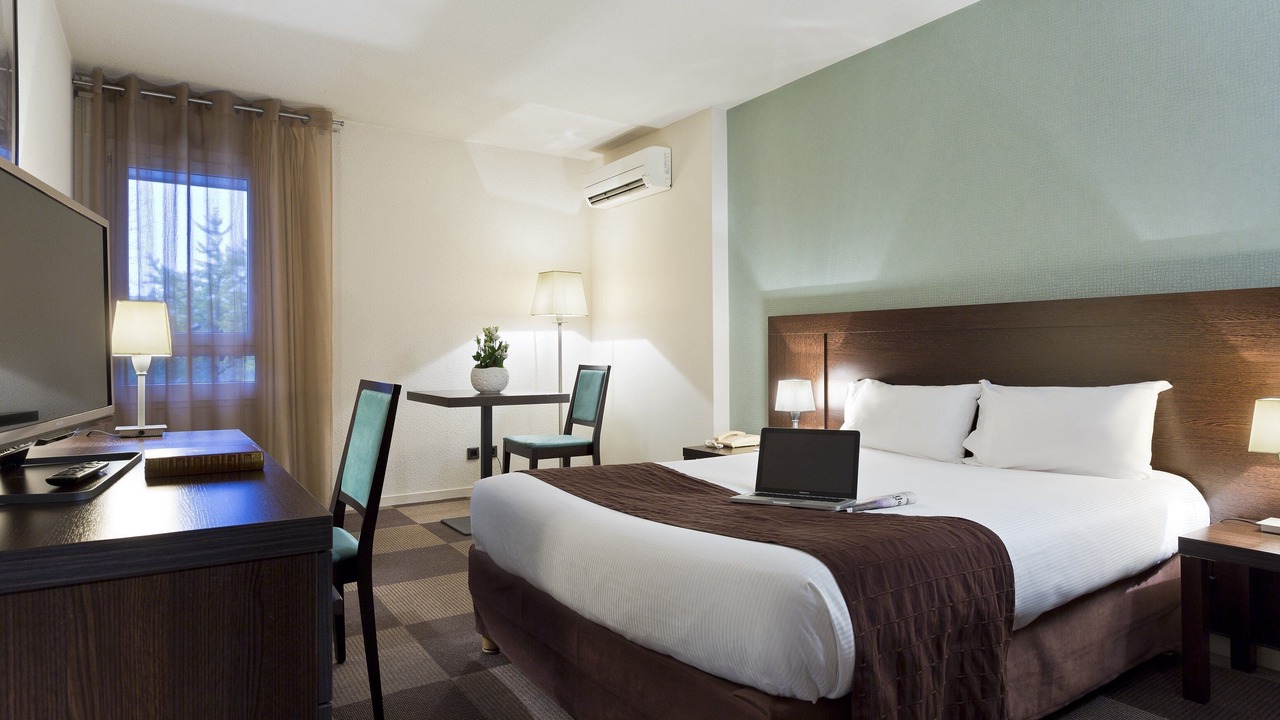 Photo of Bedroom in Ferney-Voltaire