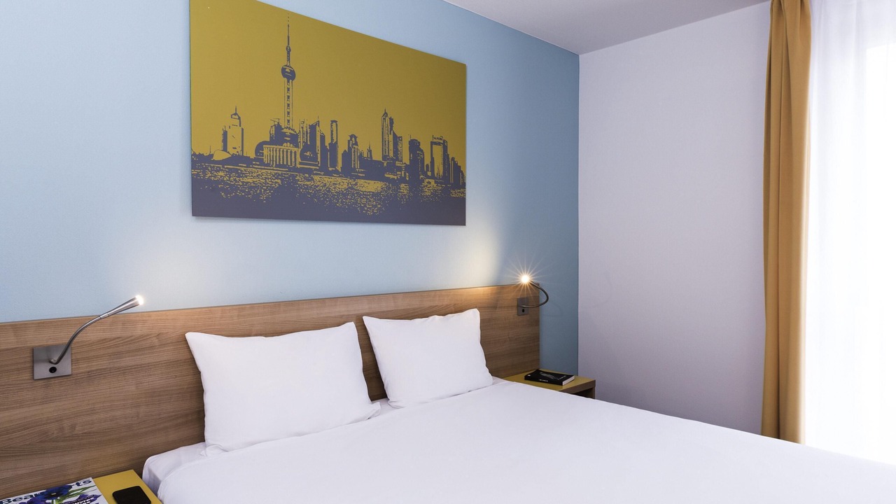 Photo of Bedroom in Clamart