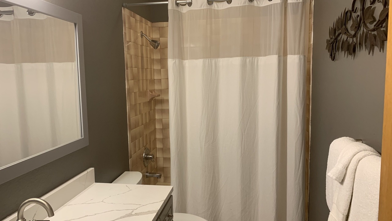 Photo of Bathroom in Summit Cove