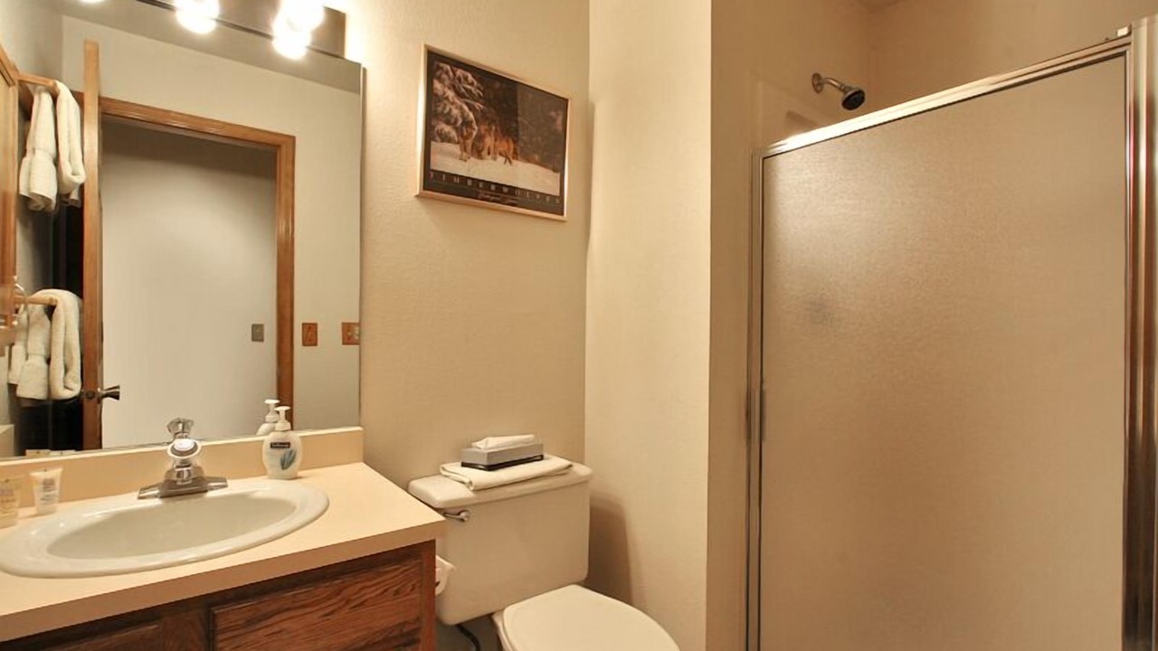 Photo of Bathroom in Summit Cove