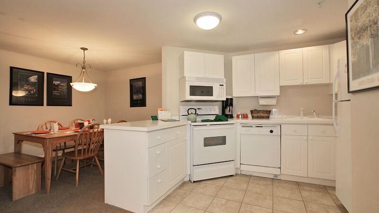 Photo of Kitchen in Summit Cove